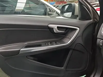 Volvo V60 2017, 77400 км, за 69800 CNY - фото 7