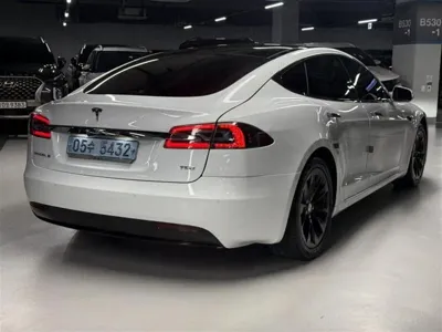 Tesla Model S 2018, 151323 км, за 32990000 KRW