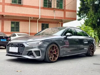 Audi A4L · 2020 год