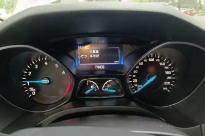 Ford Focus 2017, 28900 км, за 61260.77 CNY - фото 11