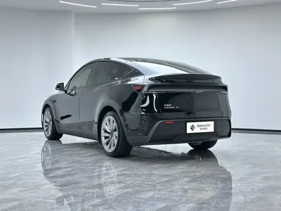 Tesla Model Y 2026, 6000 км, за 276800 CNY