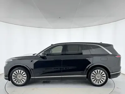 ONVO 乐道L90 2025, 15000 км, за 163800 CNY