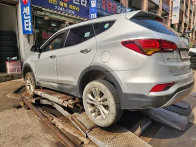 Hyundai Santafe 2017, 255241 км, за 9990000 KRW