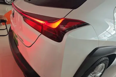 Lexus UX 2022, 100100 км, за 159561.94 CNY - фото 9