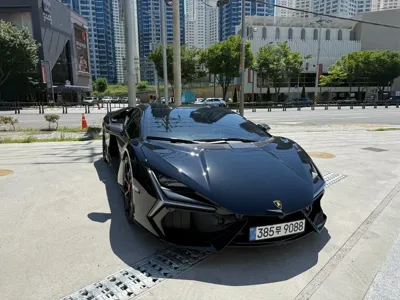 Lamborghini Revuelto 2025, 1900 км, за 933690000 KRW