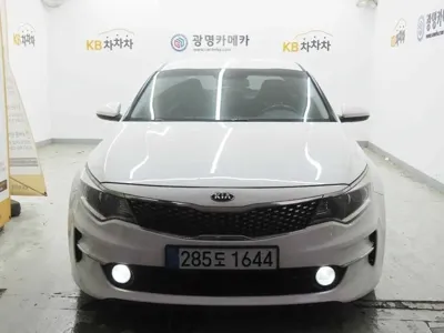 Kia K5 · 2016 год