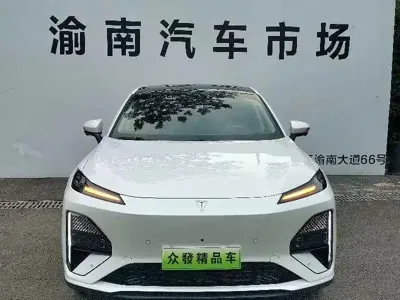 Deepal Deepal S07 2025, 5000 км, за 118800 CNY