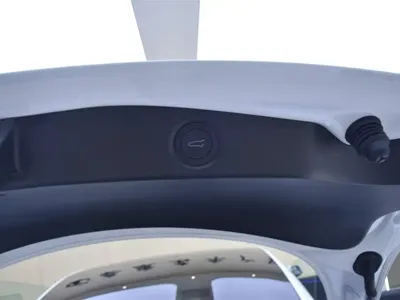 Tesla Model 3 2026, 500 км, за 215000 CNY - фото 13