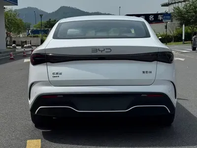 BYD 海豹06 2024, 3000 км, за 79800 CNY