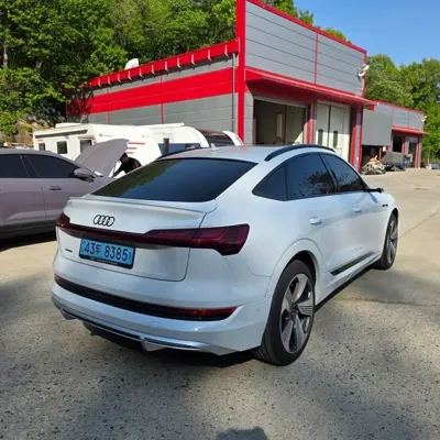 Audi e-tron 2021, 99800 км, за 41000000 KRW - фото 6