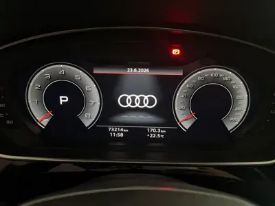 Audi A8 2020, 73000 км, за 338800 CNY