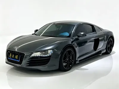 Audi R8 · 2010 год