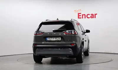 Jeep Cherokee 2021, 80390 км, за 17990000 KRW