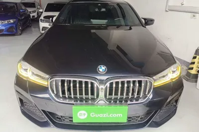 BMW 5 Series 2022, 68100 км, за 307484.17 CNY