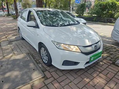 Honda City 2015, 188000 км, за 38109.07 CNY