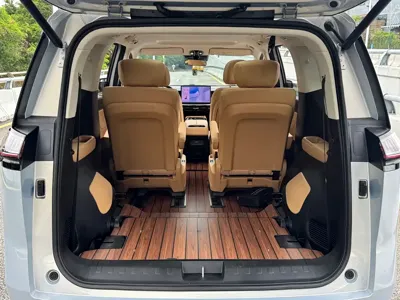 GAC Motor 传祺E8 PHEV 2024, 12000 км, за 139800 CNY - фото 8