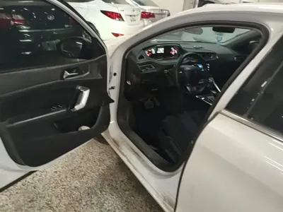 Peugeot 308 2020, 58500 км, за 31300 CNY - фото 23