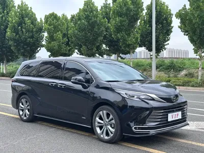 Toyota Sienna 2025, 31000 км, за 213500 CNY