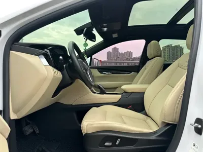 Cadillac XT5 2018, 28000 км, за 96800 CNY