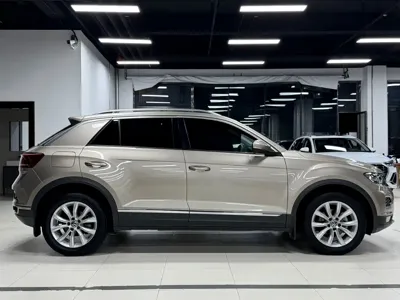 Volkswagen T-Roc 2022, 44000 км, за 105800 CNY