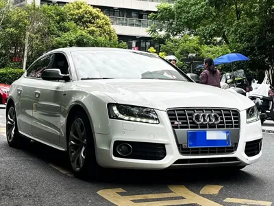Audi S5 2012, 130000 км, за 56000 CNY