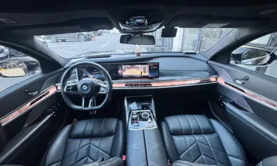 BMW 7-Series 2023, 15708 км, за 115000000 KRW