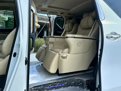 Toyota Alphard 2023, 80000 км, за 618000 CNY - фото 13