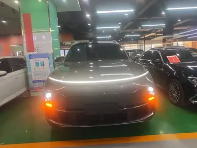 Li Auto Li L8 2023, 58600 км, за 205400 CNY - фото 3