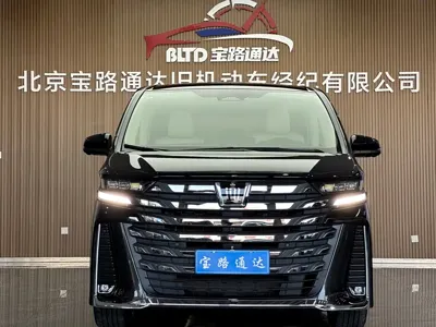 Toyota Vellfire 2025, 3000 км, за 848000 CNY
