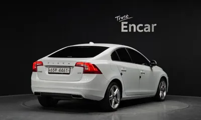 Volvo S60 2017, 124012 км, за 8800000 KRW