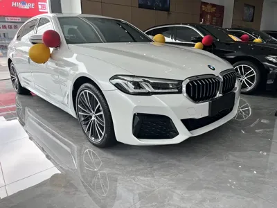 BMW 5 Series 2022, 65000 км, за 178800 CNY - фото 3