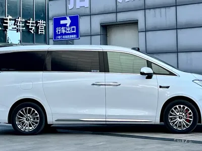 WEY Wey Gaoshan 2025, 27000 км, за 265000 CNY