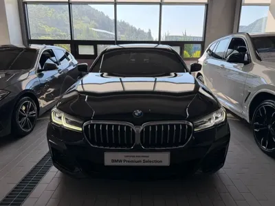 BMW 5-Series · 2022 год