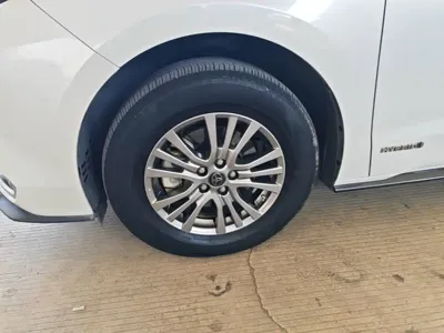 Toyota Sienna 2023, 72700 км, за 210100 CNY - фото 23