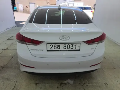Hyundai Avante 2018, 111000 км, за 9500000 KRW