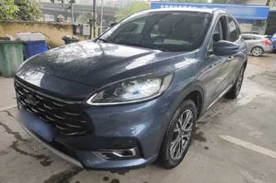 Ford Escape · 2020 год