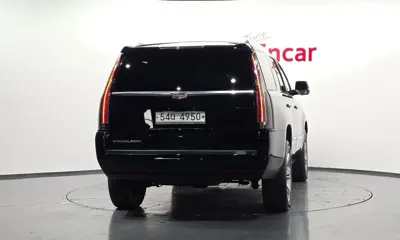 Cadillac Escalade 2018, 75087 км, за 32700000 KRW