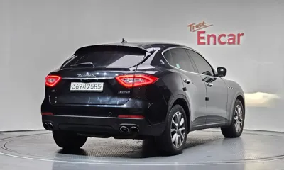 Maserati Levante 2019, 104491 км, за 32300000 KRW