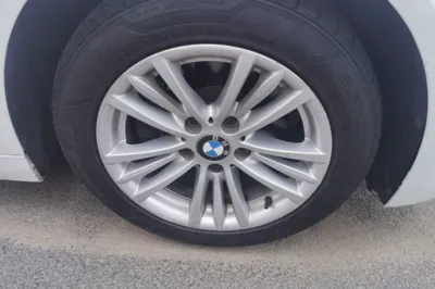 BMW 3 Series 2015, 125399 км, за 40150.87 CNY - фото 8
