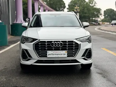 Audi Q3 2021, 44000 км, за 93000 CNY