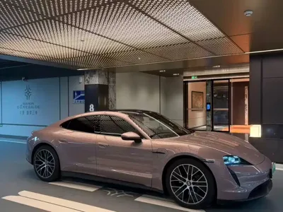 Porsche Taycan · 2021 год