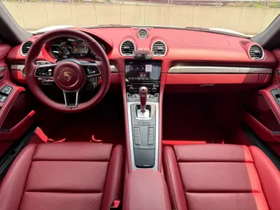 Porsche 718 2024, 8000 км, за 498000 CNY - фото 13