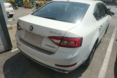 Skoda Octavia 2018, 78300 км, за 53146.52 CNY - фото 8