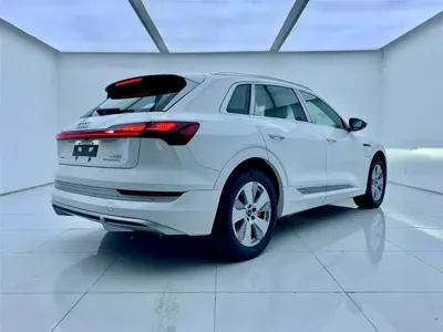 Audi e-tron 2026, 100 км, за 199800 CNY - фото 5