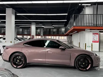 Porsche Taycan 2021, 28000 км, за 252800 CNY