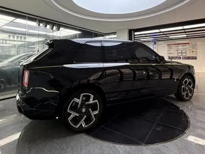 Rolls-Royce Cullinan 2021, 90000 км, за 4030000 CNY