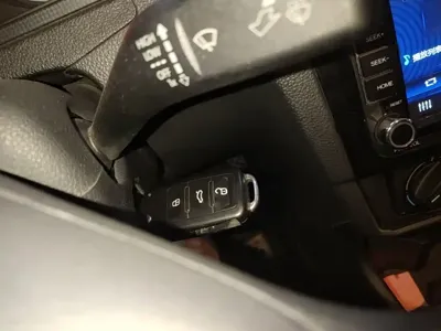 Volkswagen Santana 2017, 58800 км, за 22799 CNY - фото 9