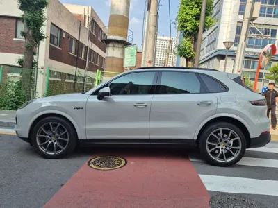 Porsche Cayenne · 2023 год