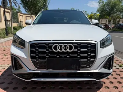 Audi Q2L 2022, 42000 км, за 128800 CNY