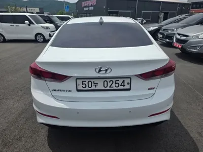 Hyundai Avante 2017, 130080 км, за 7800000 KRW